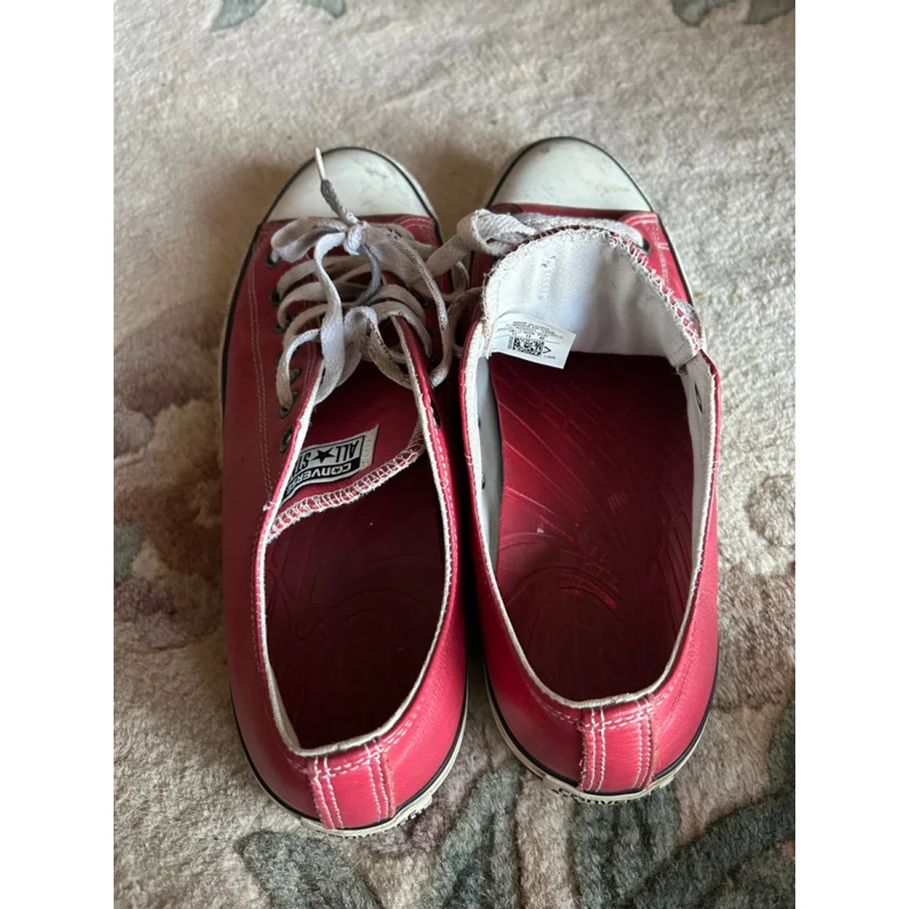 Converse red size 11M